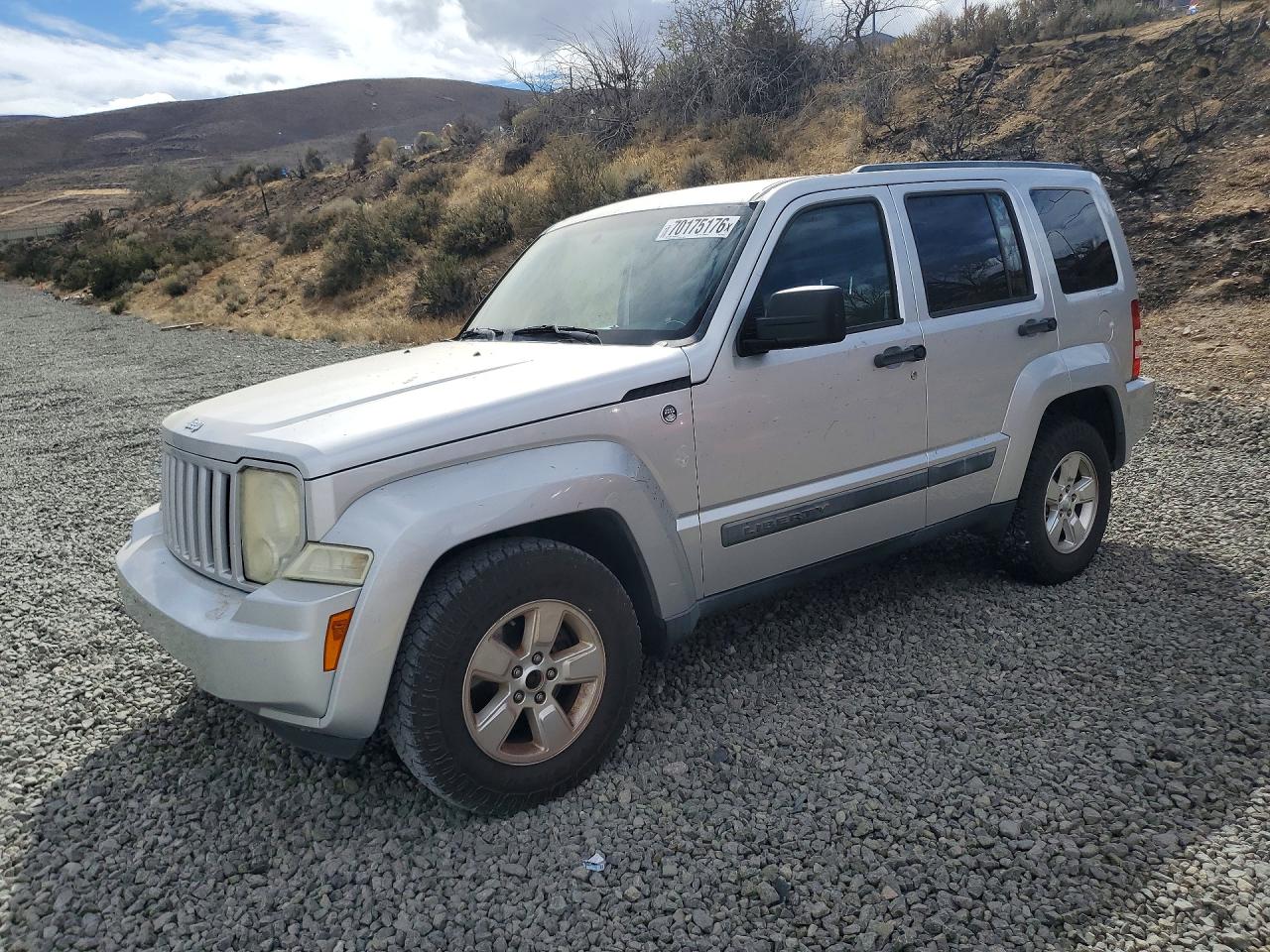 Photo of the 2012 JEEP LIBERTY SPORT
