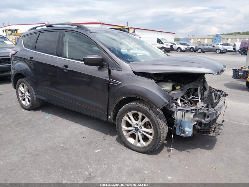 Photo of the 2018 FORD ESCAPE SE