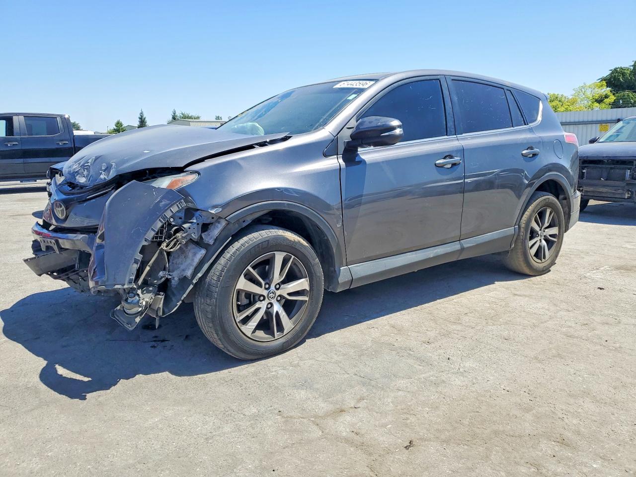 Photo of the 2018 TOYOTA RAV4 XLE