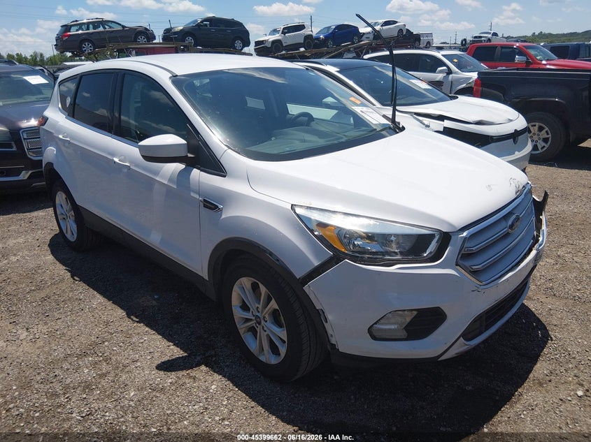 Photo of the 2019 FORD ESCAPE SE