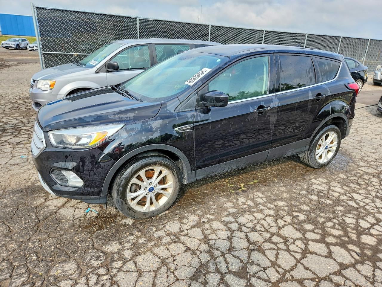 Photo of the 2019 FORD ESCAPE SE