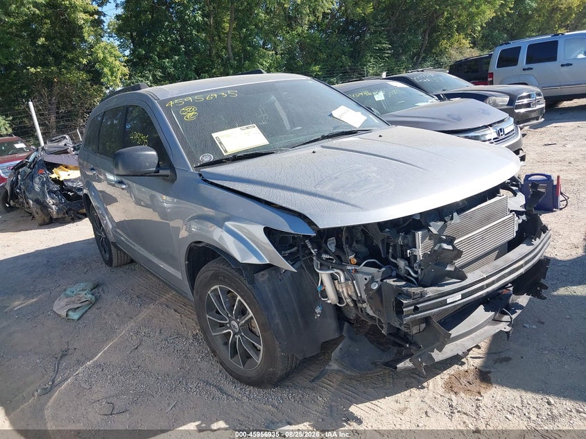 Photo of the 2018 DODGE JOURNEY SE