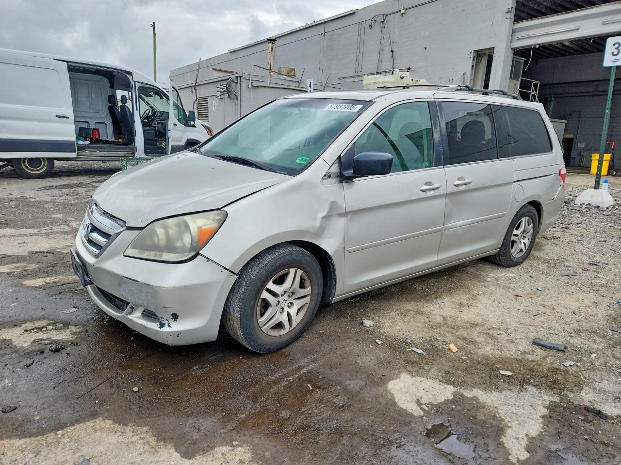 Photo of the 2005 HONDA ODYSSEY EXL