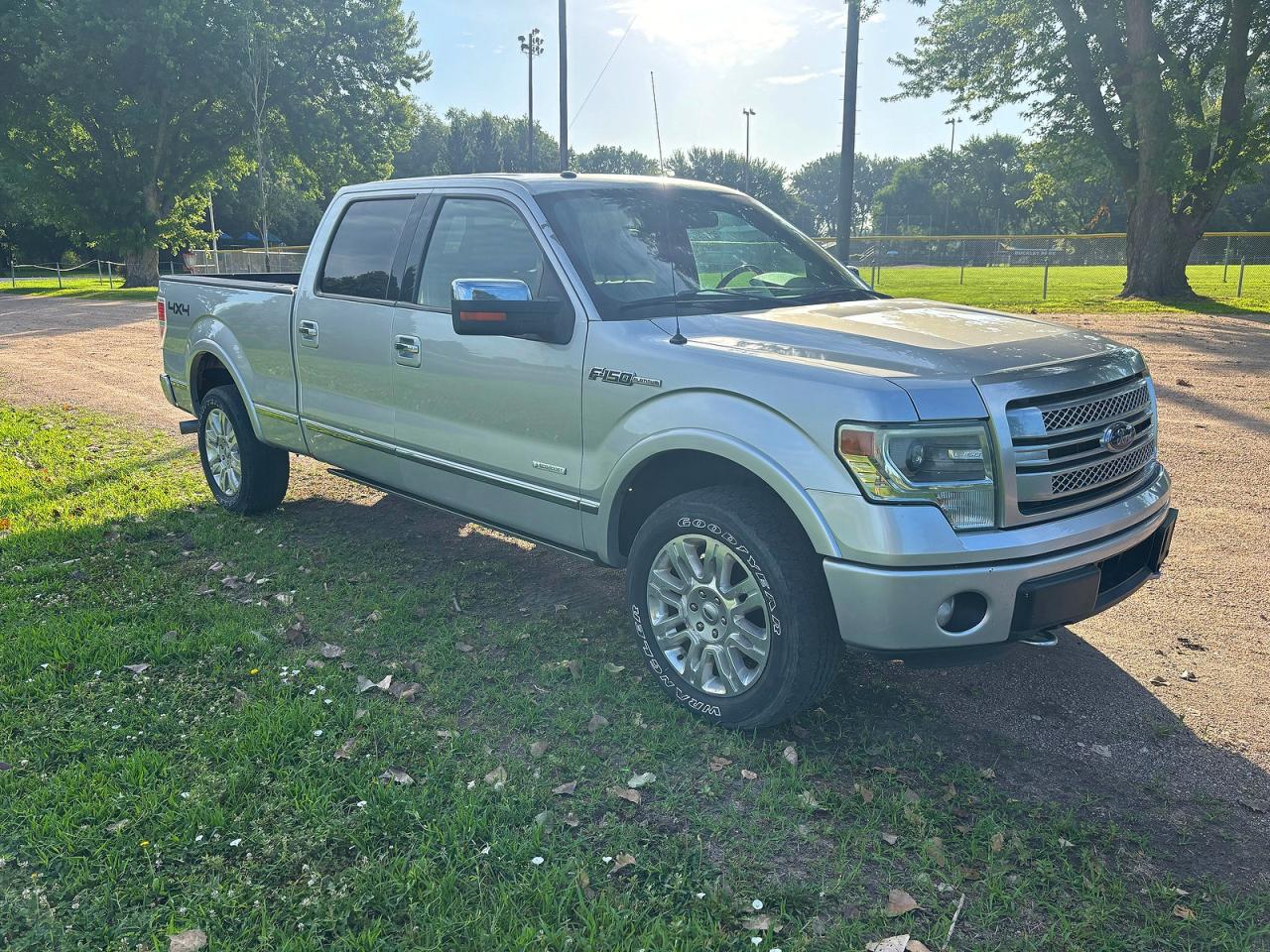 Photo of the 2014 FORD F150 SUPERCREW