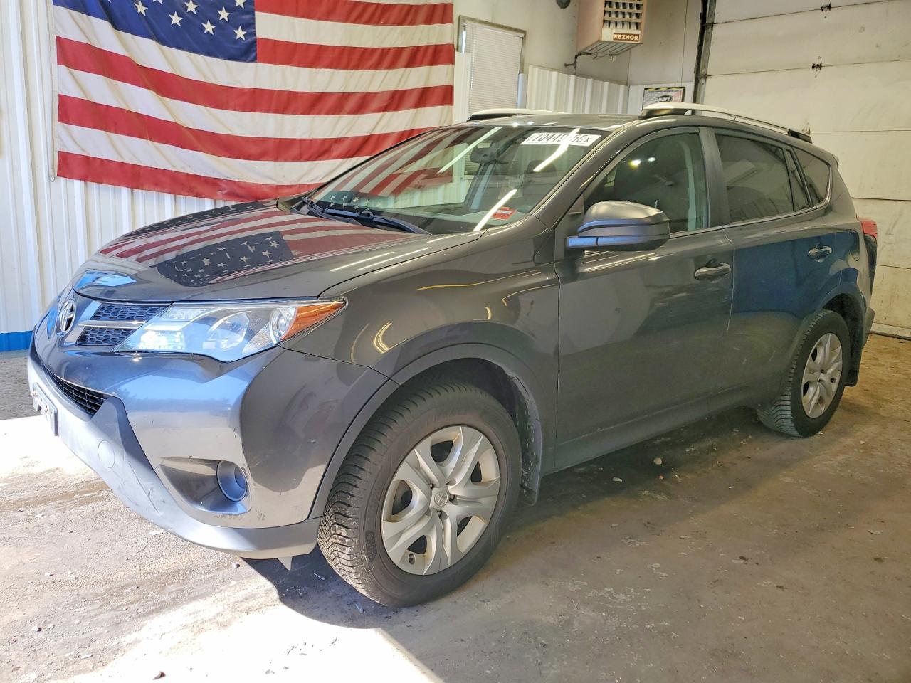 Photo of the 2015 TOYOTA RAV4 LE
