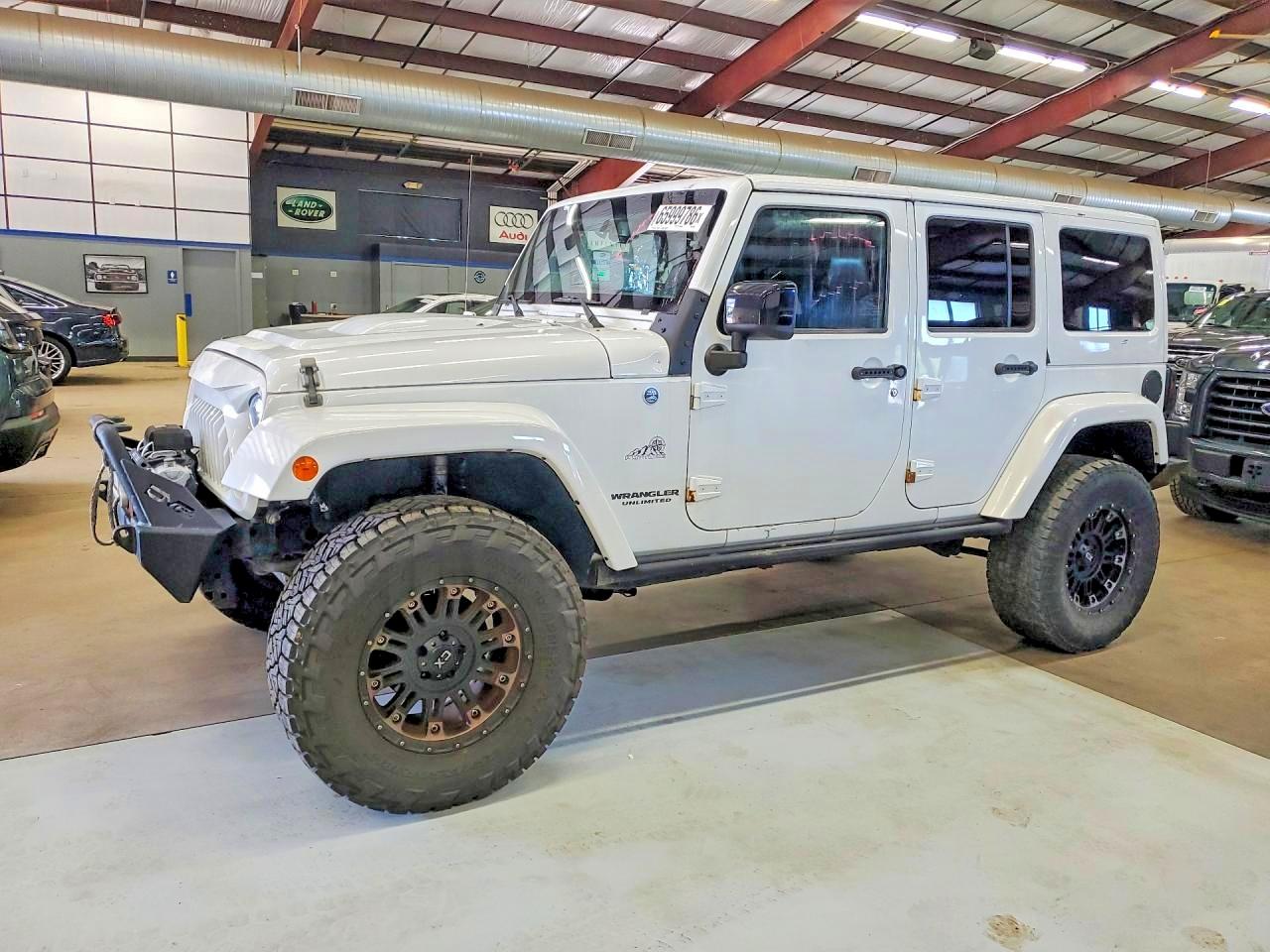 Photo of the 2015 JEEP WRANGLER UNLIMITED SAHARA