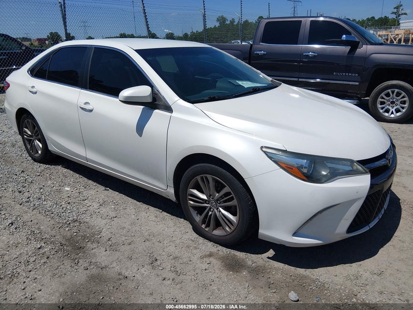 Photo of the 2015 TOYOTA CAMRY SE