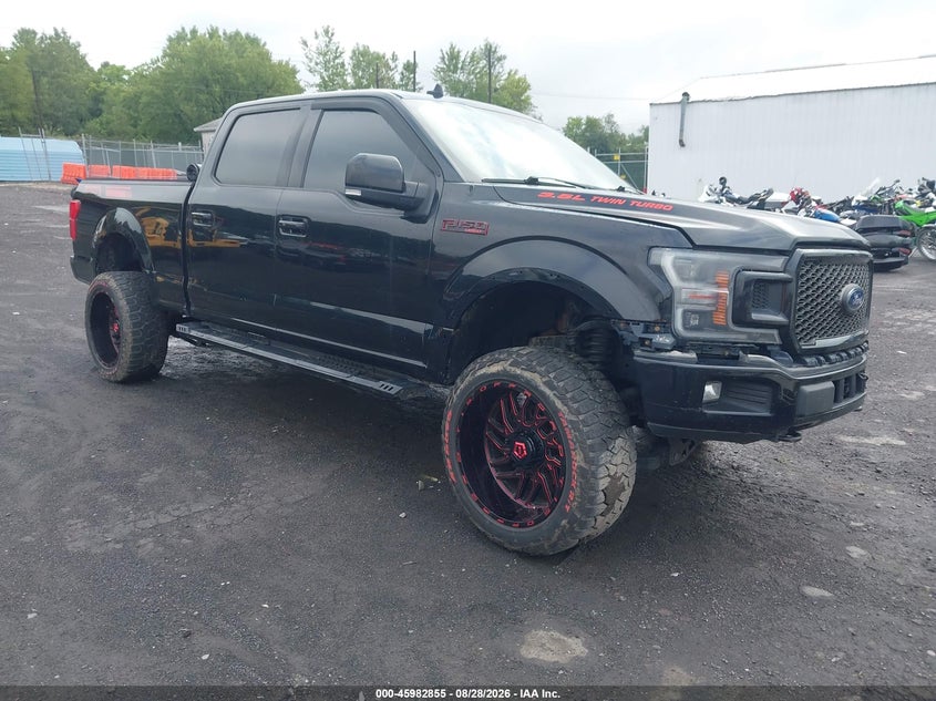 Photo of the 2019 FORD F-150 LARIAT