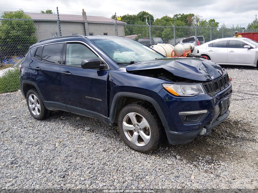 Photo of the 2019 JEEP COMPASS LATITUDE 4X4