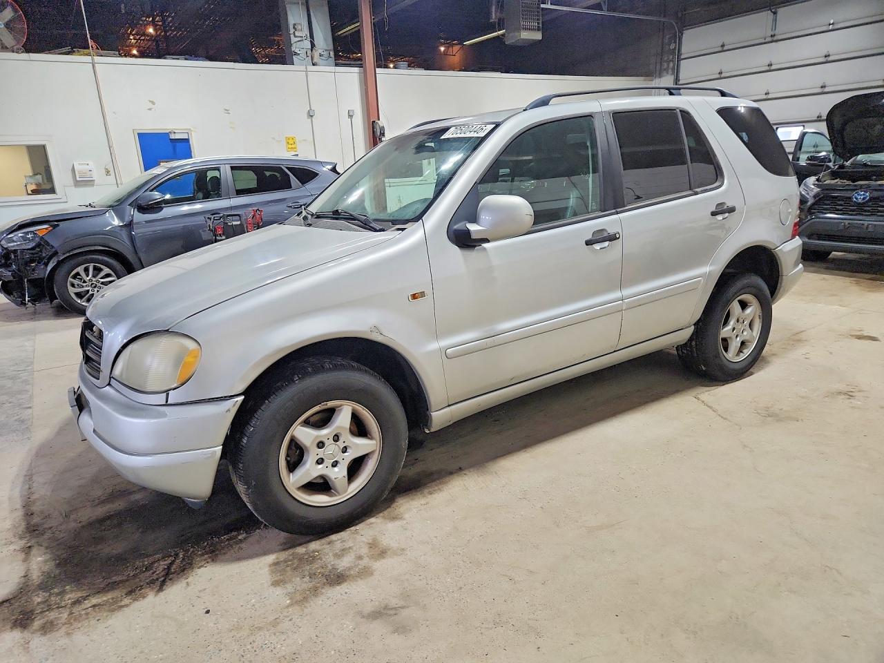 Photo of the 2001 MERCEDES-BENZ ML 320