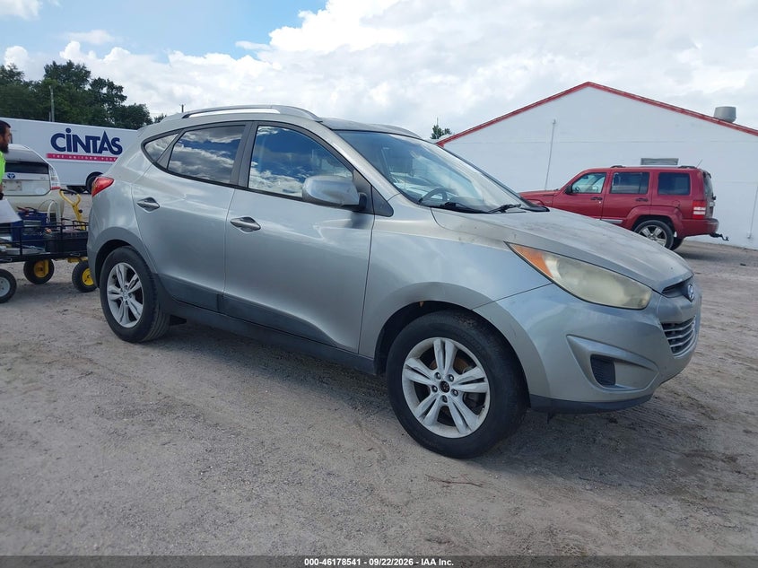 Photo of the 2011 HYUNDAI TUCSON GLS