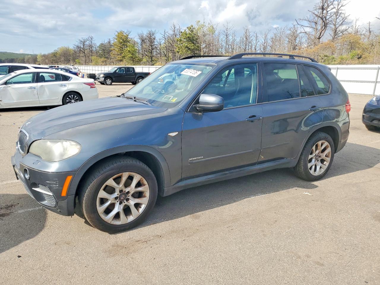 Photo of the 2011 BMW X5