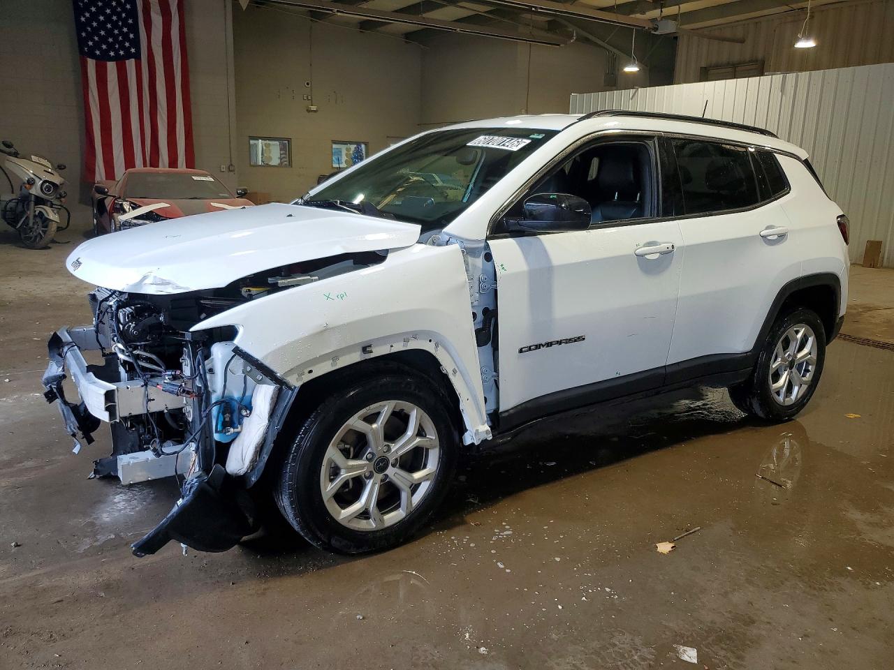 Photo of the 2025 JEEP COMPASS LATITUDE