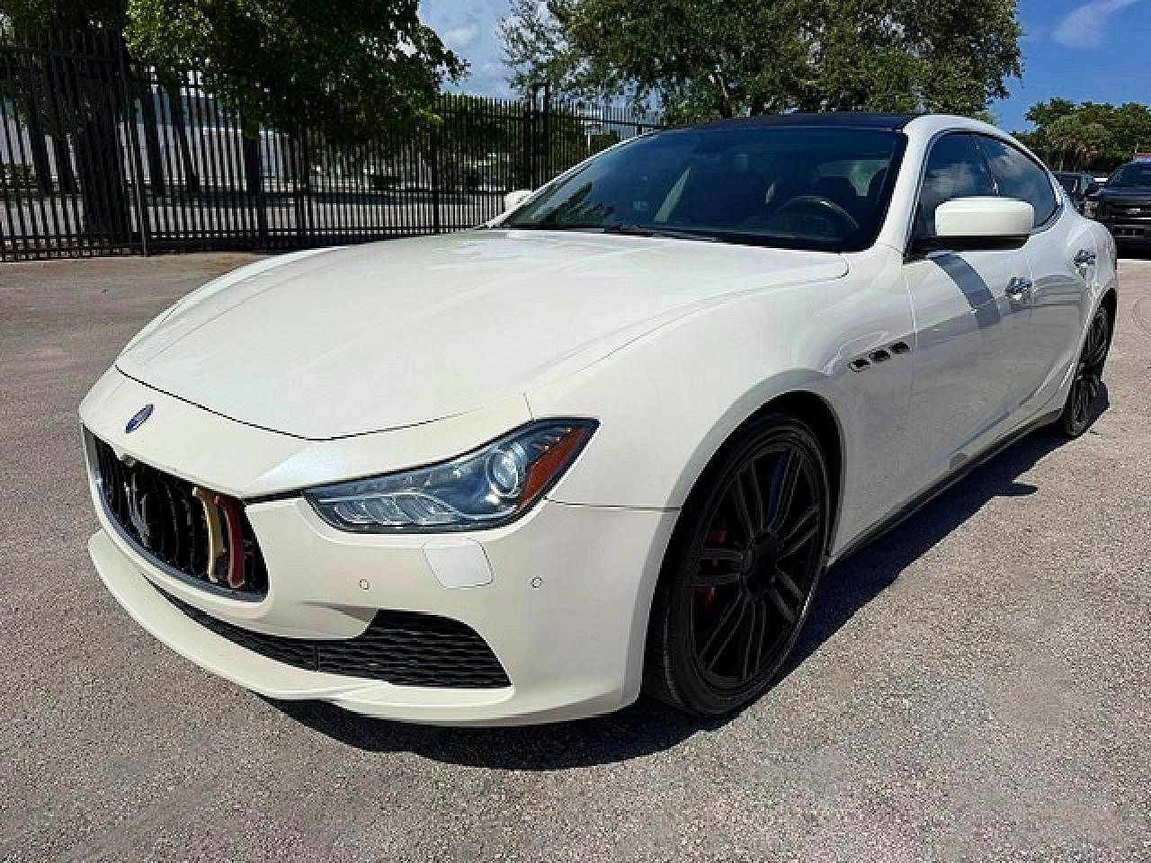 Photo of the 2014 MASERATI GHIBLI S