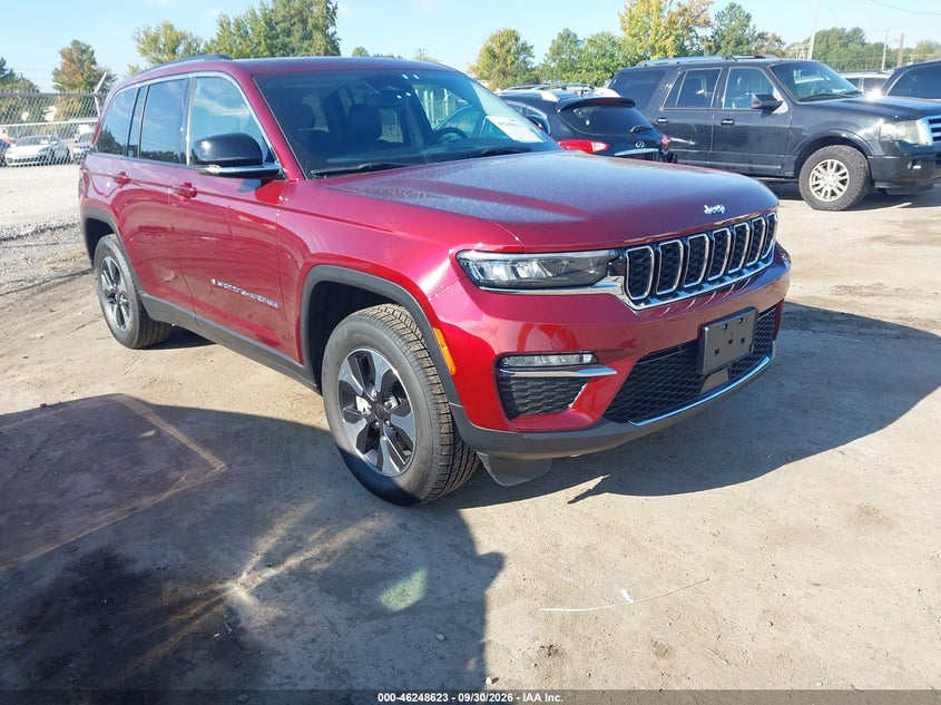 Photo of the 2024 JEEP GRAND CHEROKEE 4XE