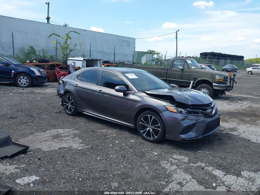 Photo of the 2019 TOYOTA CAMRY SE