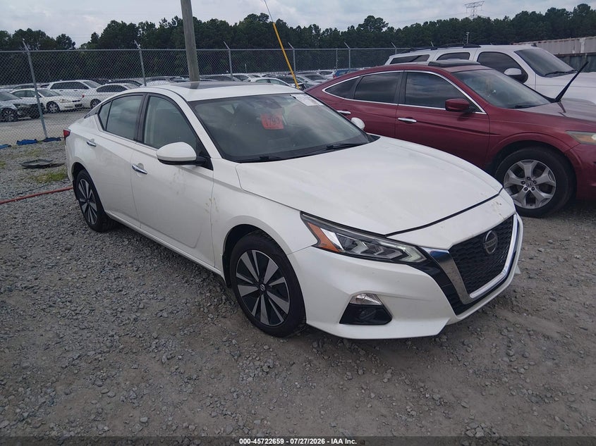 Photo of the 2019 NISSAN ALTIMA 2.5 SV