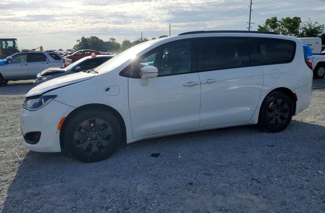 Photo of the 2020 CHRYSLER PACIFICA HYBRID LIMITED