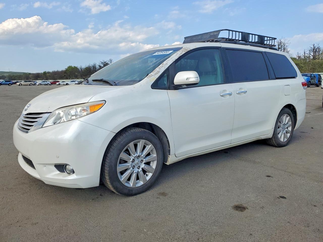 Photo of the 2013 TOYOTA SIENNA LIMITED 7-PASSENGER