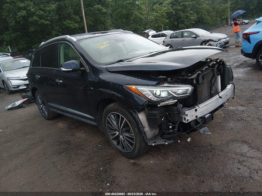 Photo of the 2020 INFINITI QX60 LUXE AWD