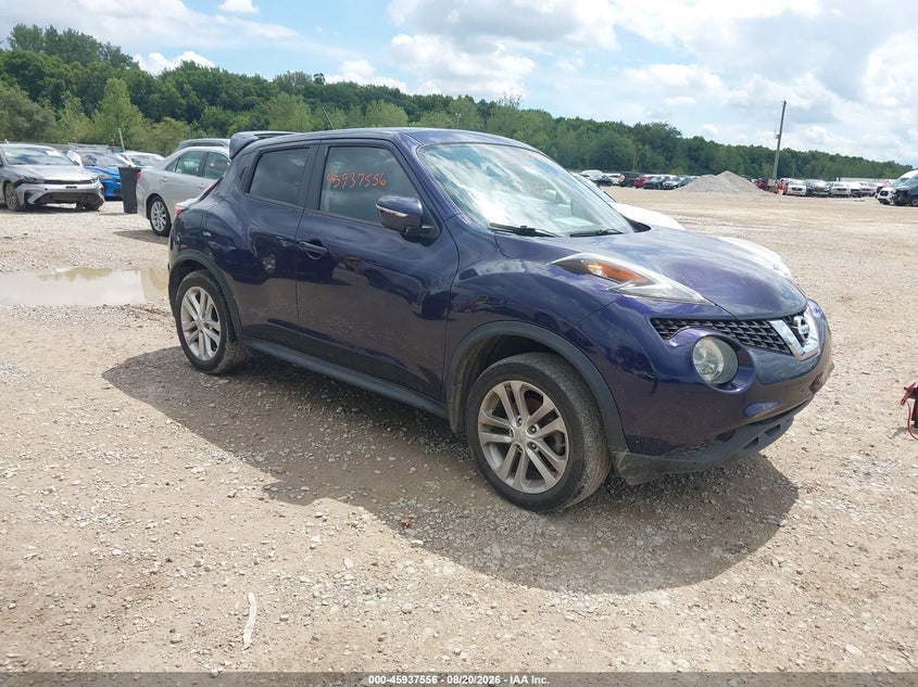 Photo of the 2015 NISSAN JUKE SV