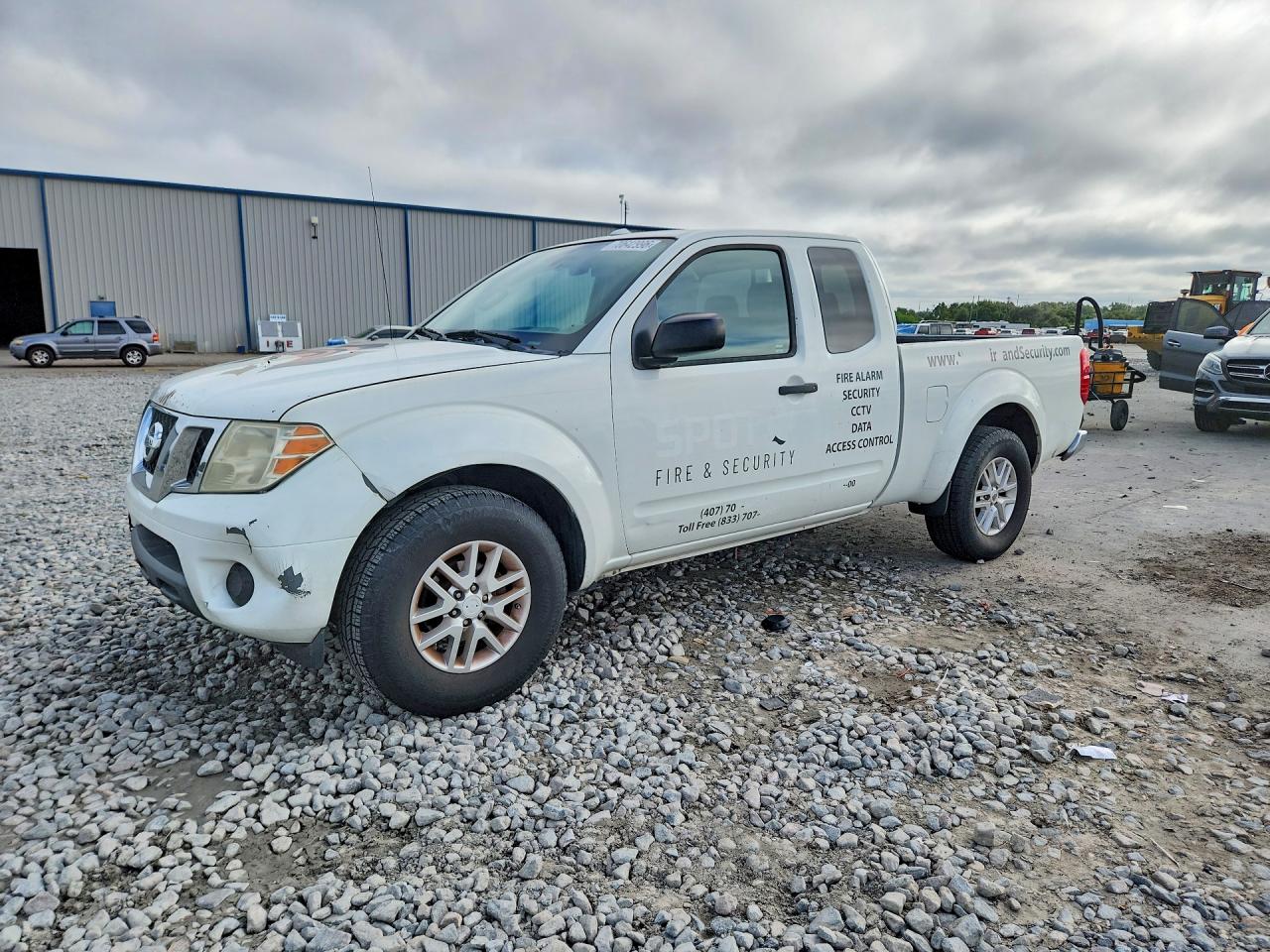 Photo of the 2016 NISSAN FRONTIER SV
