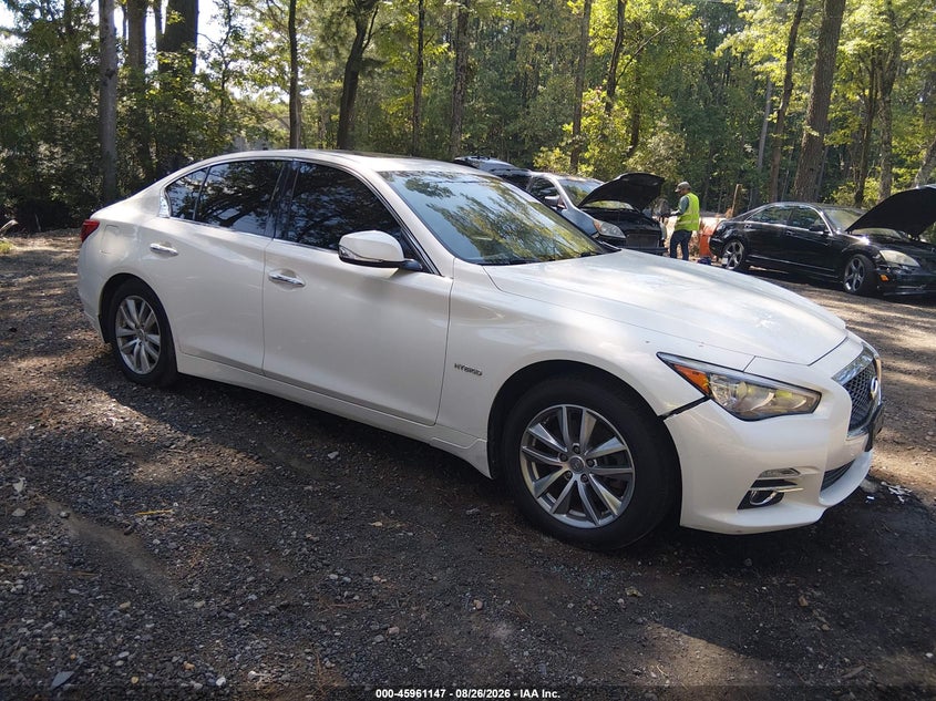 Photo of the 2015 INFINITI Q50 HYBRID PREMIUM
