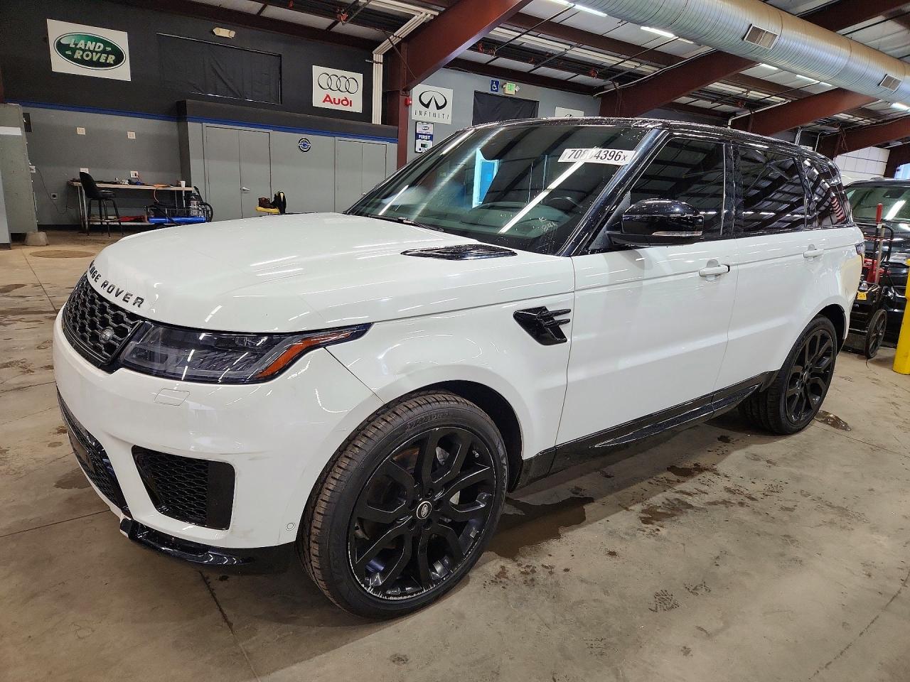 Photo of the 2020 LAND ROVER RANGE ROVER SPORT HSE