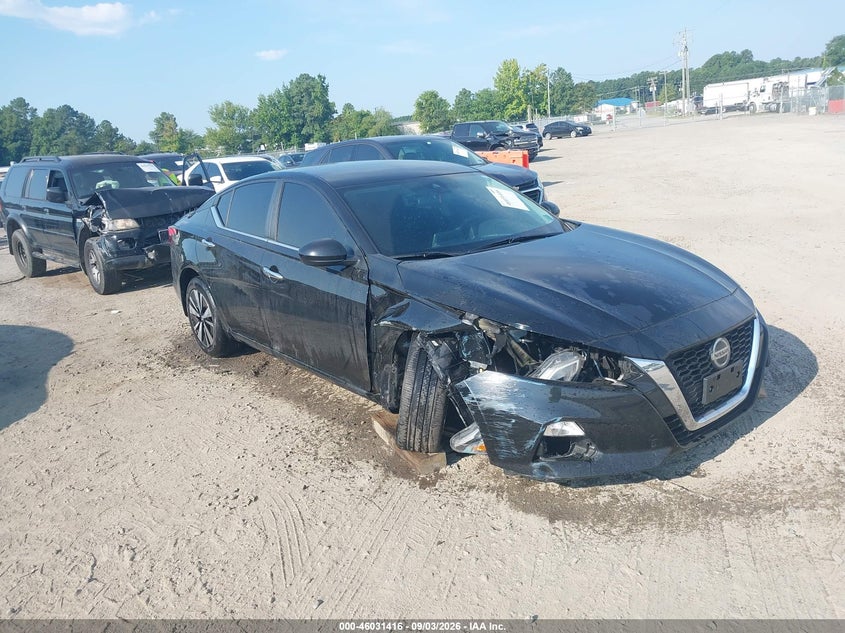 Photo of the 2022 NISSAN ALTIMA SV FWD