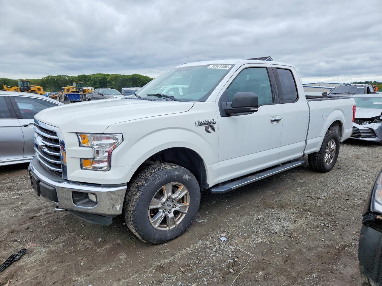 Photo of the 2015 FORD F150 SUPER CAB