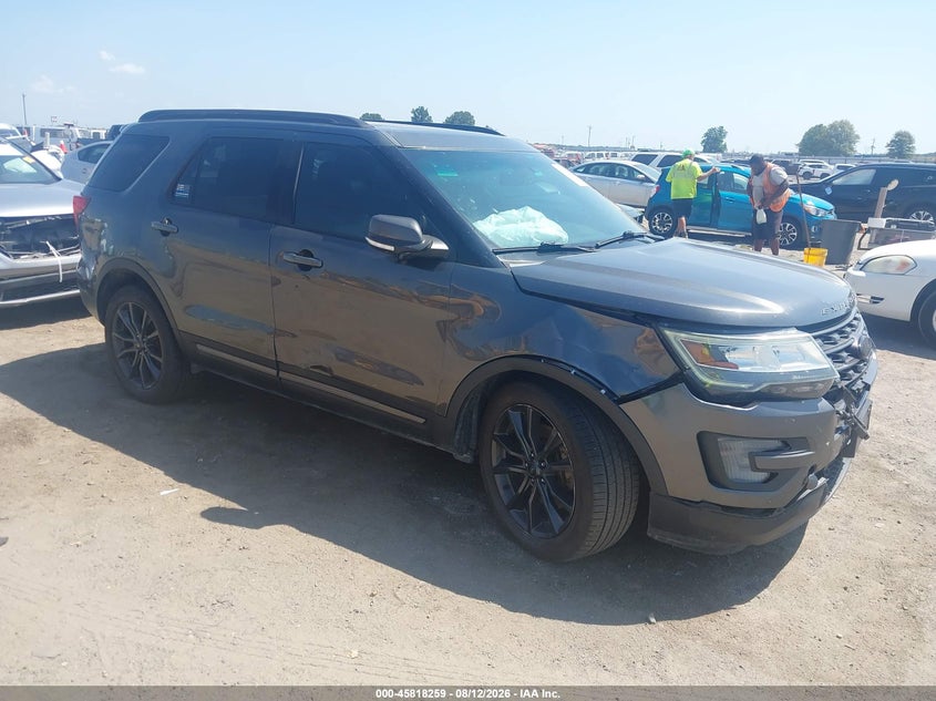 Photo of the 2017 FORD EXPLORER XLT