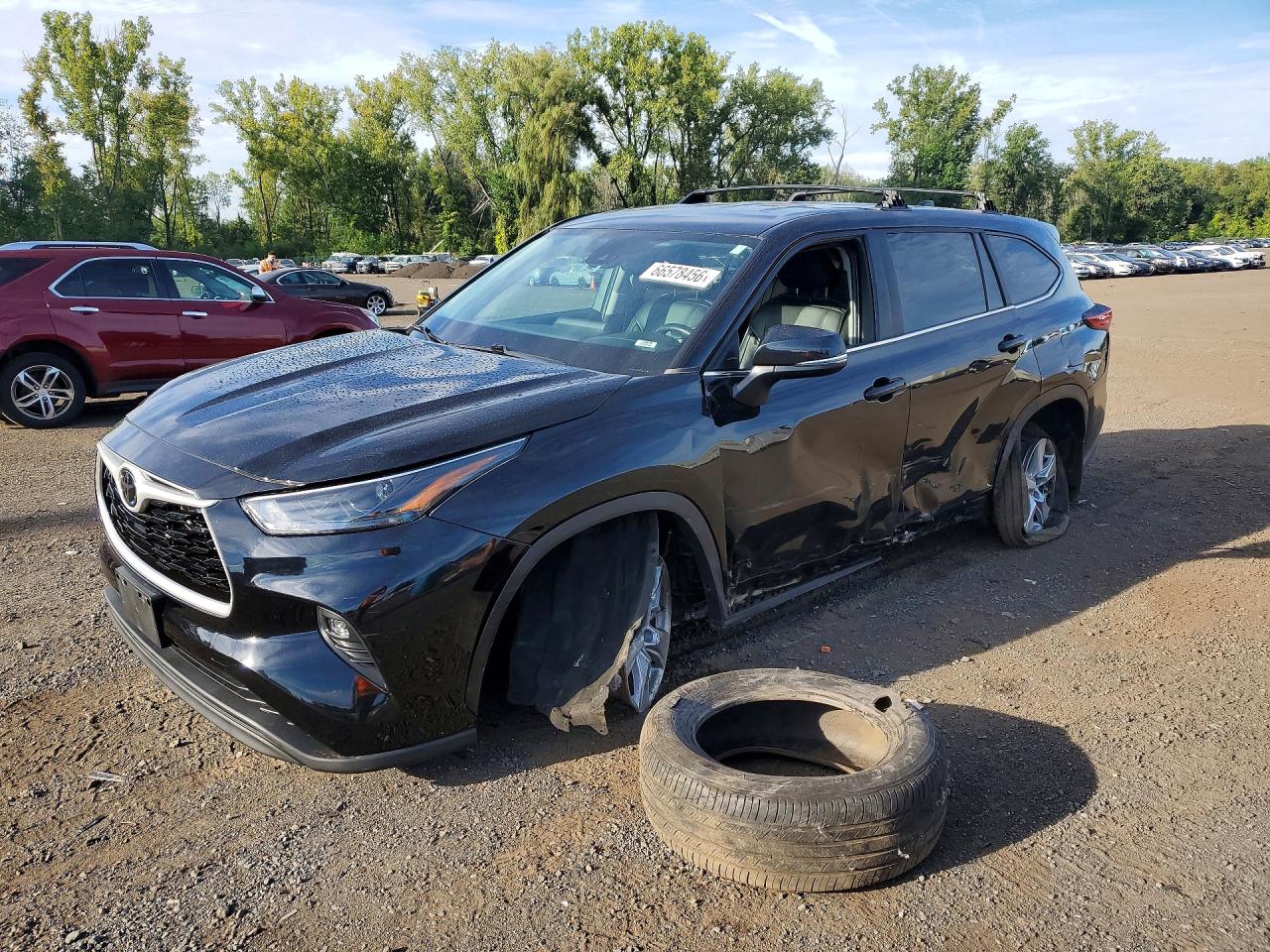 Photo of the 2023 TOYOTA HIGHLANDER LE