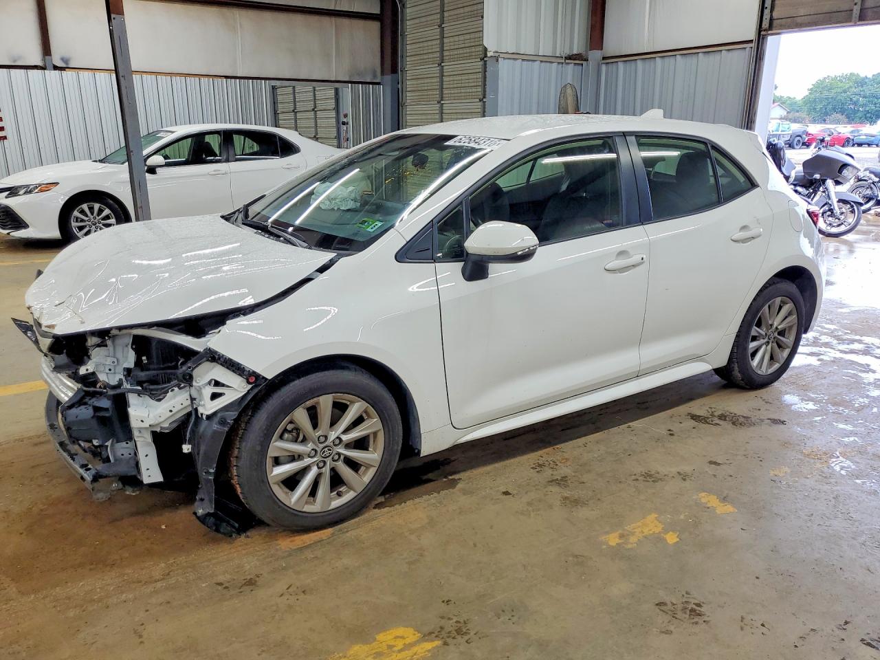 Photo of the 2024 TOYOTA COROLLA HATCHBACK SE