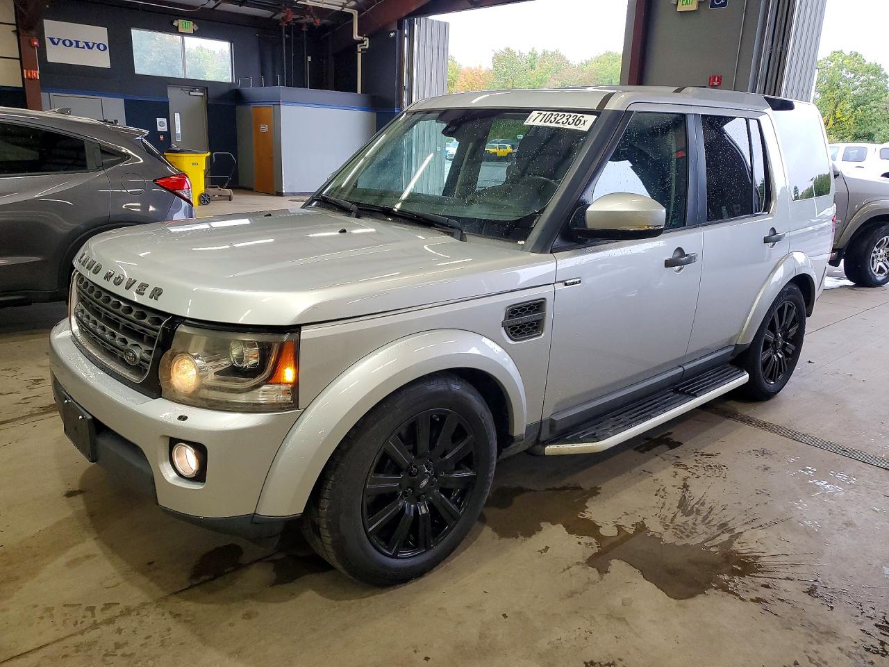 Photo of the 2016 LAND ROVER LR4 HSE