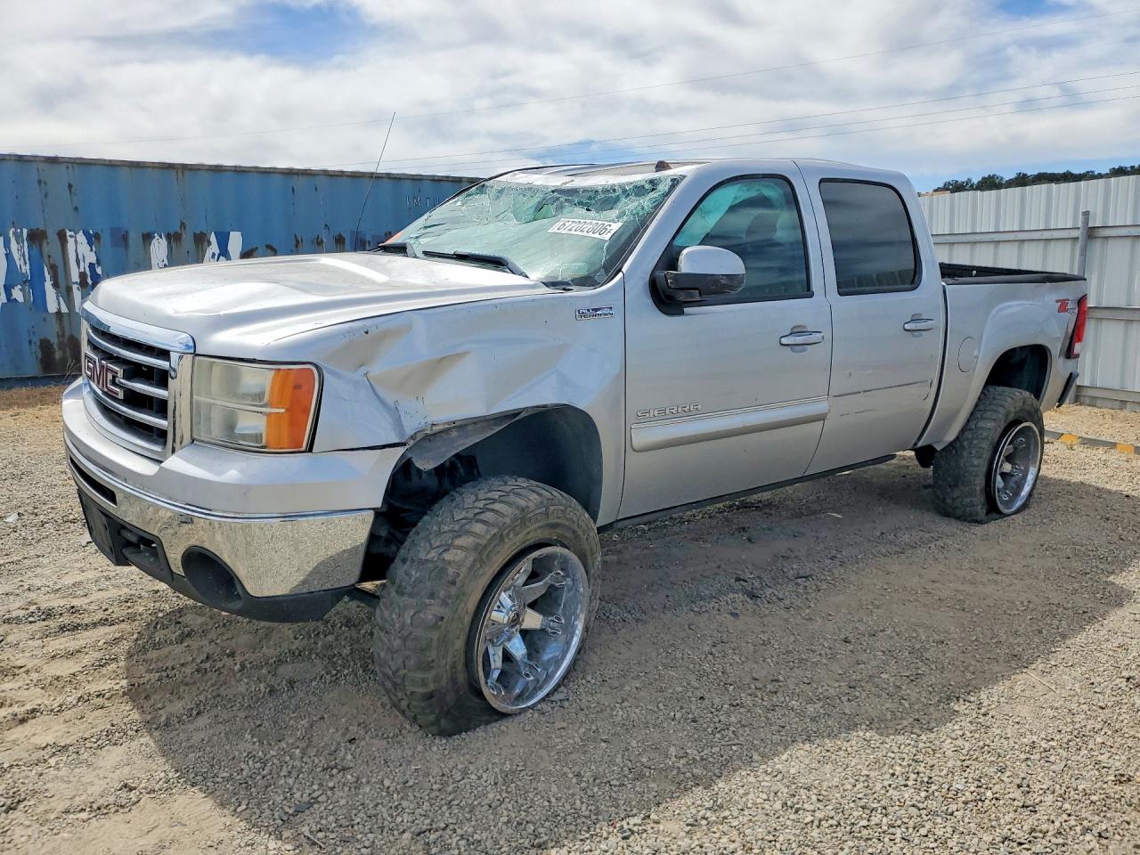 Photo of the 2013 GMC SIERRA K1500 SLT
