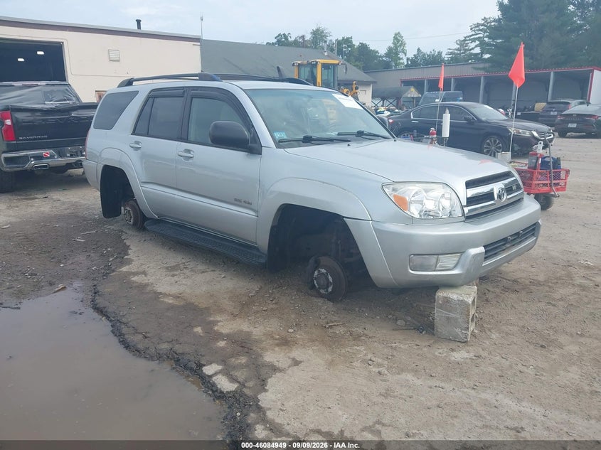 Photo of the 2005 TOYOTA 4RUNNER SR5 V8