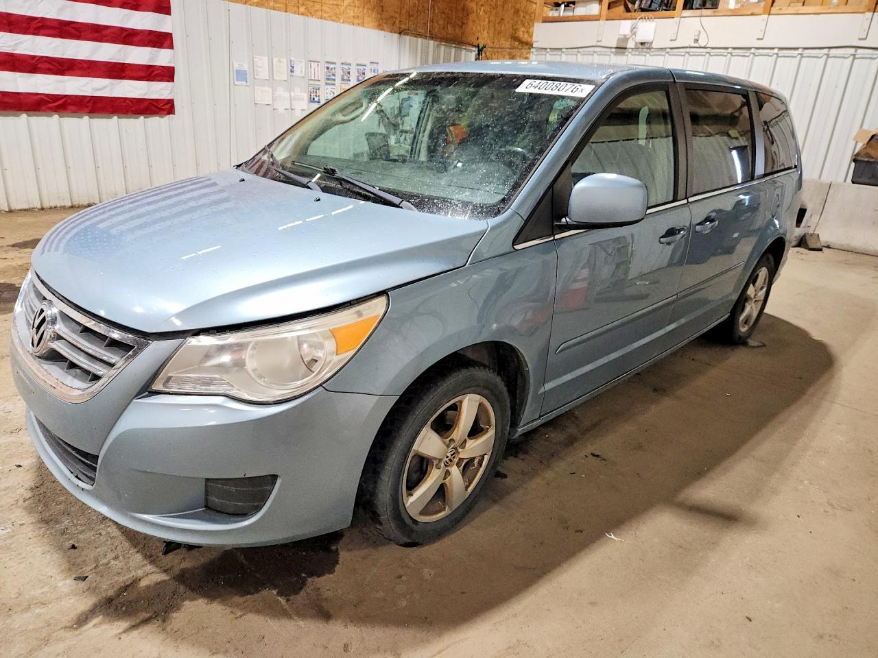 Photo of the 2010 VOLKSWAGEN ROUTAN SE