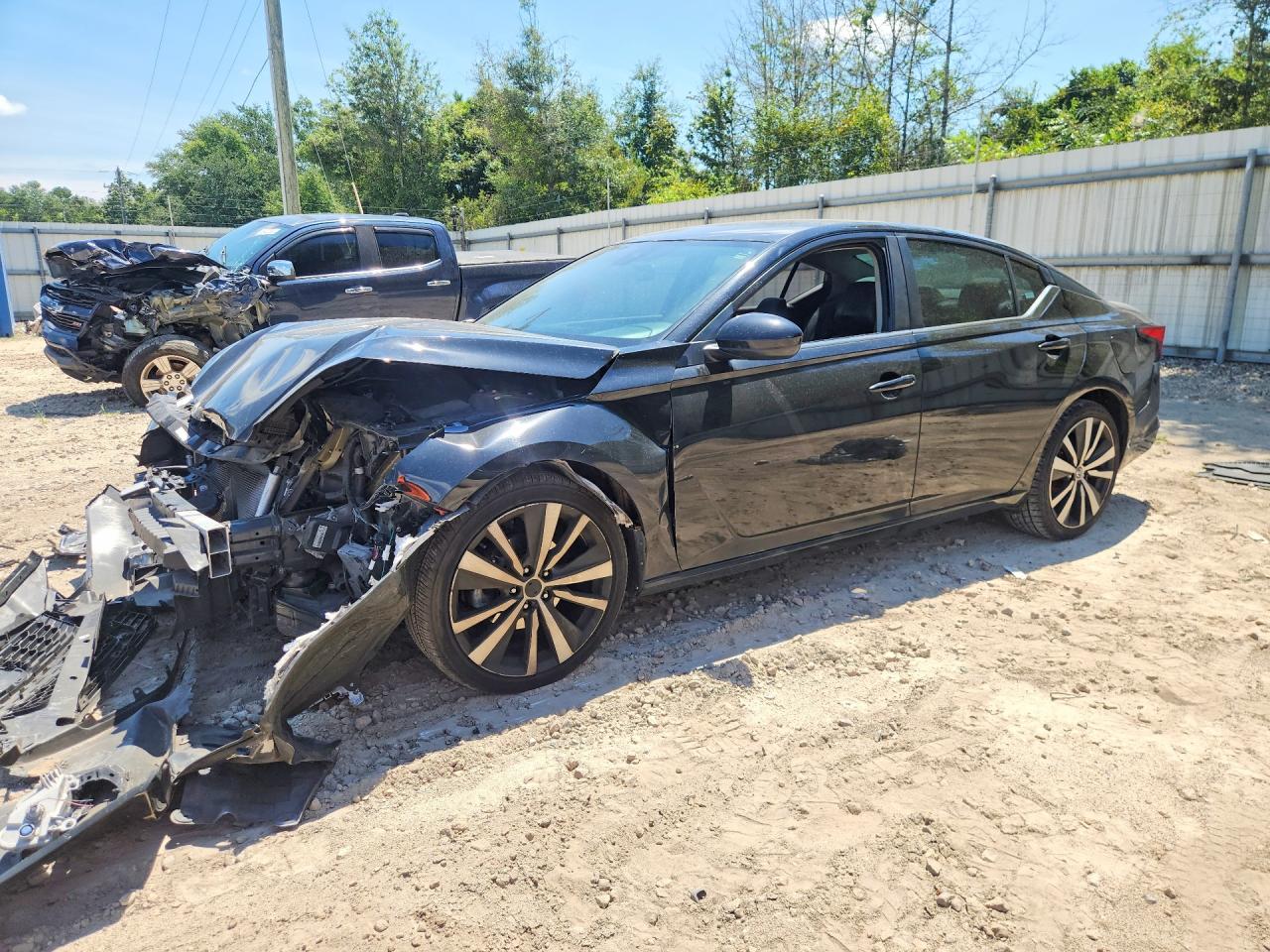 Photo of the 2021 NISSAN ALTIMA SR