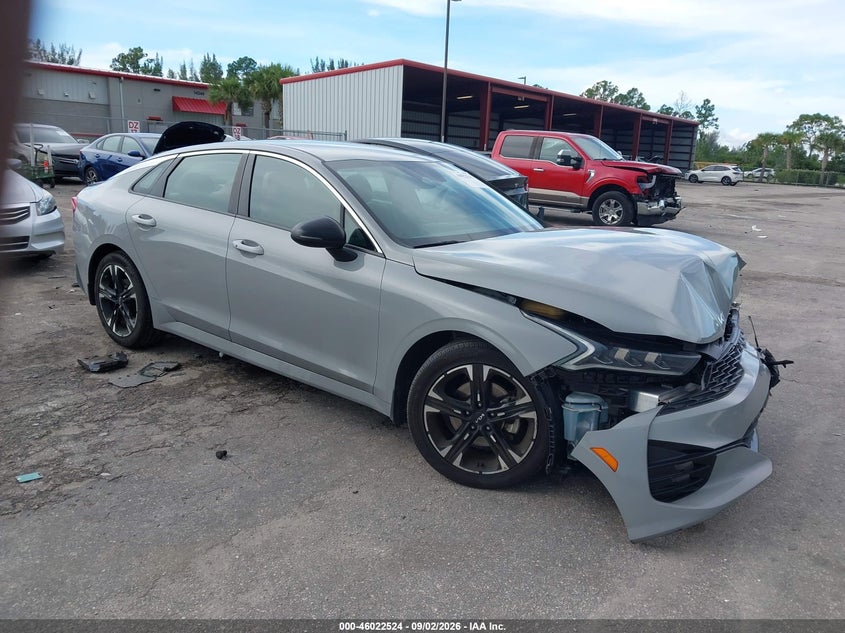 Photo of the 2024 KIA K5 GT-LINE