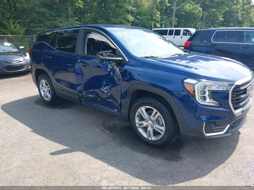 Photo of the 2022 GMC TERRAIN FWD SLE