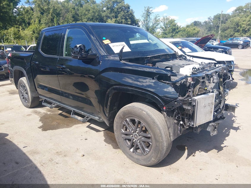 Photo of the 2024 TOYOTA TUNDRA SR5