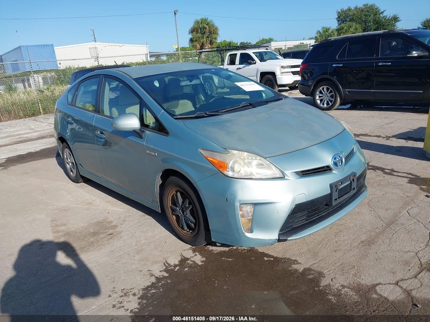 Photo of the 2014 TOYOTA PRIUS THREE