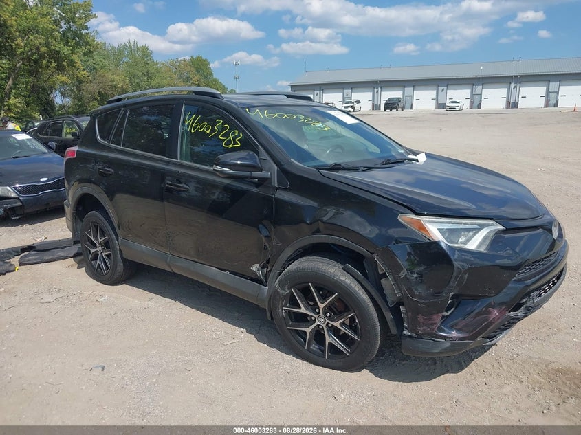 Photo of the 2017 TOYOTA RAV4 SE