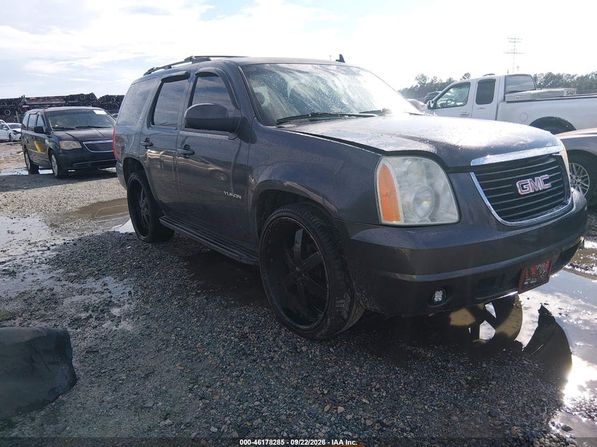 Photo of the 2010 GMC YUKON SLT