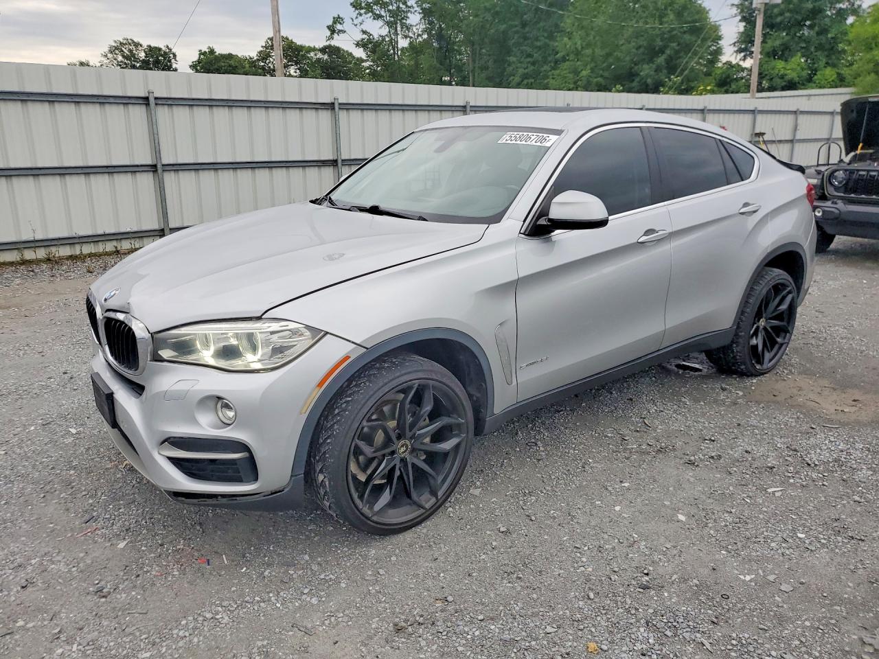 Photo of the 2016 BMW X6 SDRIVE35I