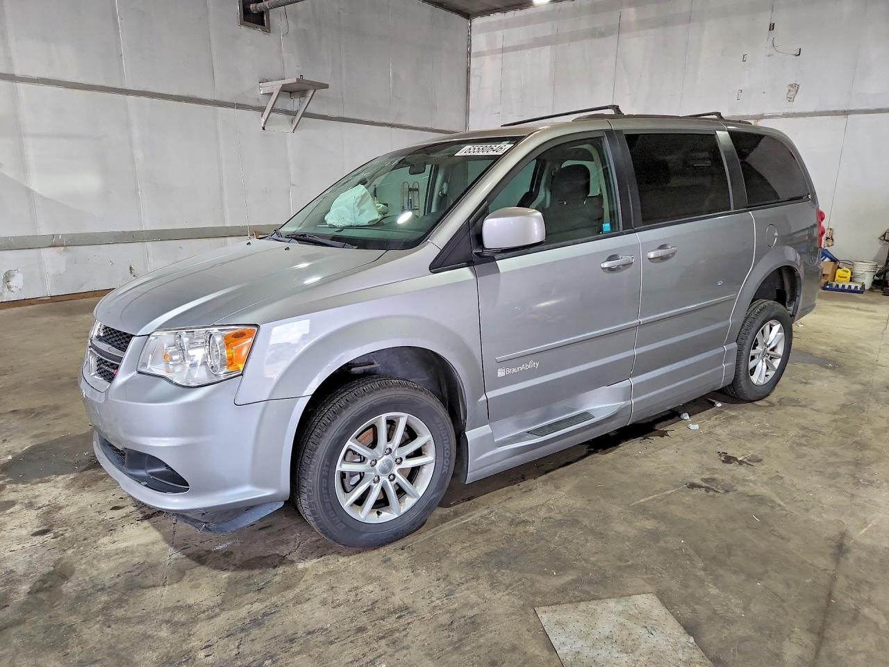 Photo of the 2016 DODGE GRAND CARAVAN SXT