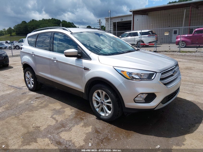 Photo of the 2018 FORD ESCAPE SE