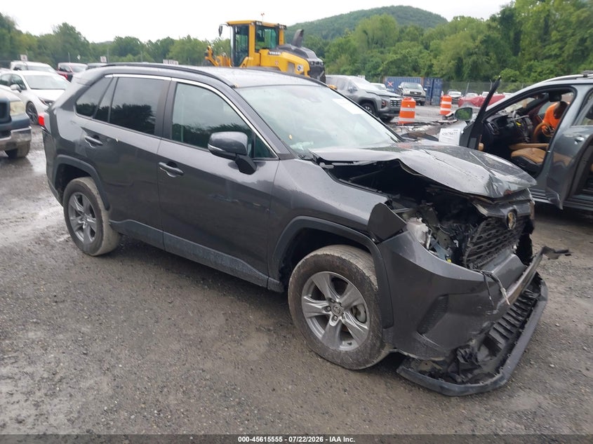 Photo of the 2022 TOYOTA RAV4 XLE