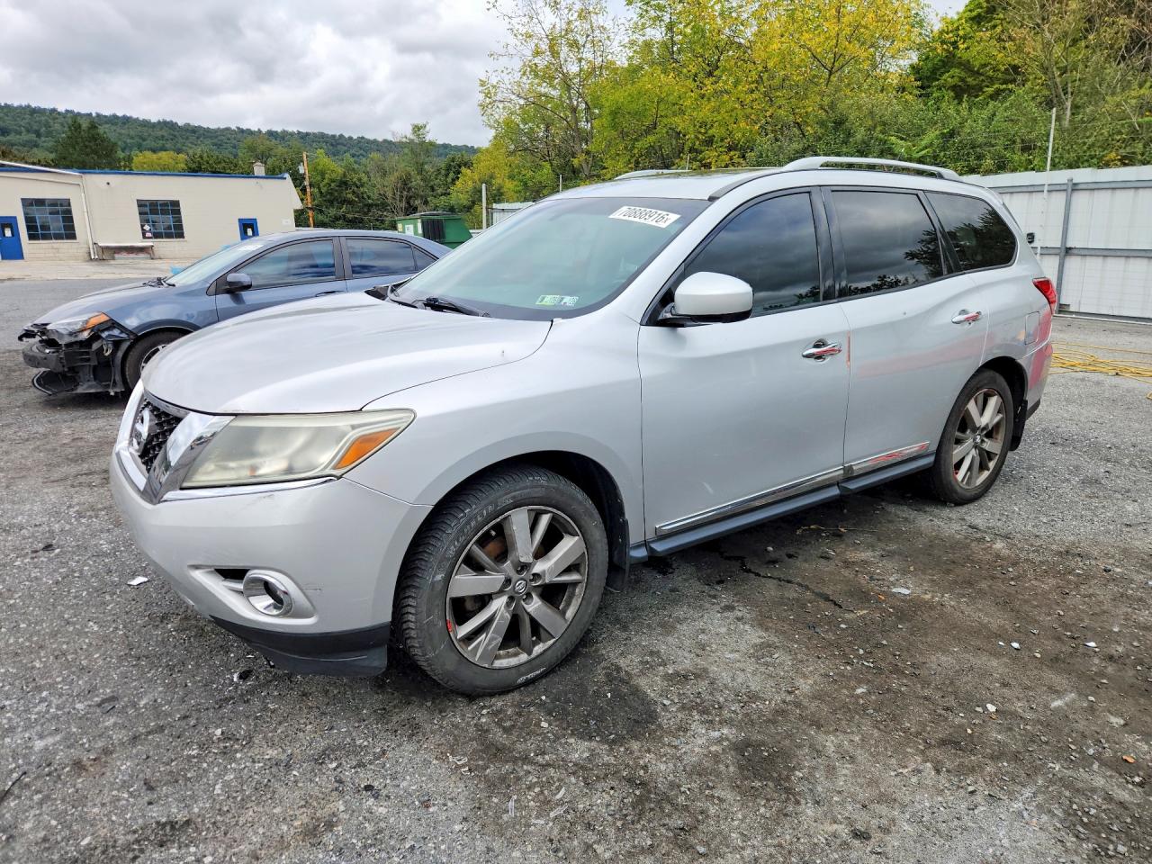 Photo of the 2013 NISSAN PATHFINDER PLATINUM