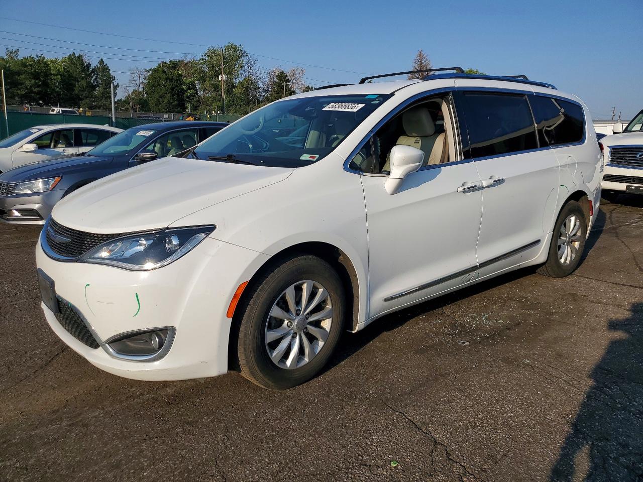 Photo of the 2019 CHRYSLER PACIFICA TOURING L
